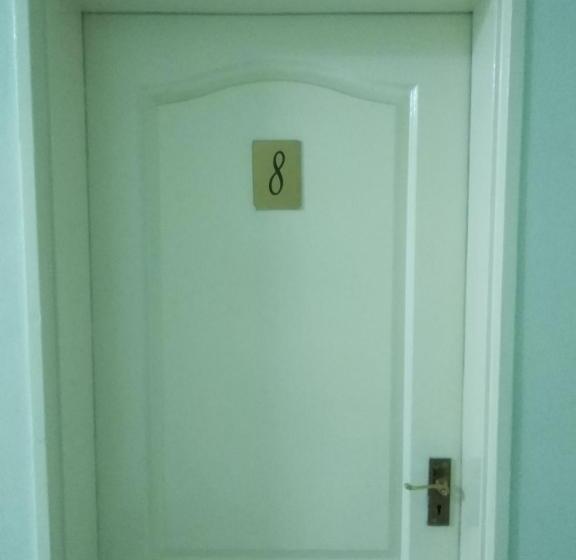 تختخواب و صبحانه Brackendene Lodge