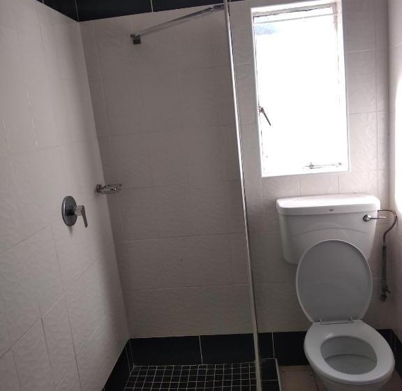 تختخواب و صبحانه Brackendene Lodge