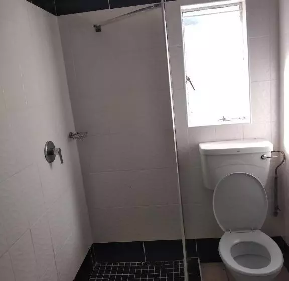 تختخواب و صبحانه Brackendene Lodge