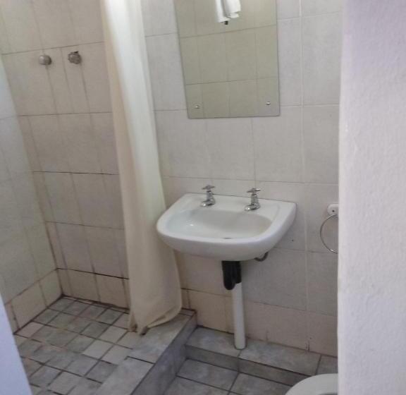 تختخواب و صبحانه Brackendene Lodge