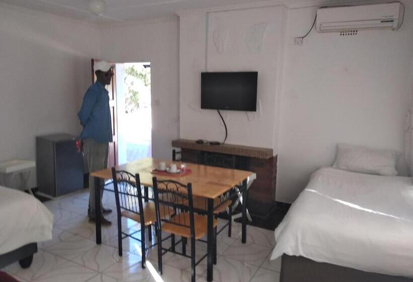 تختخواب و صبحانه Brackendene Lodge