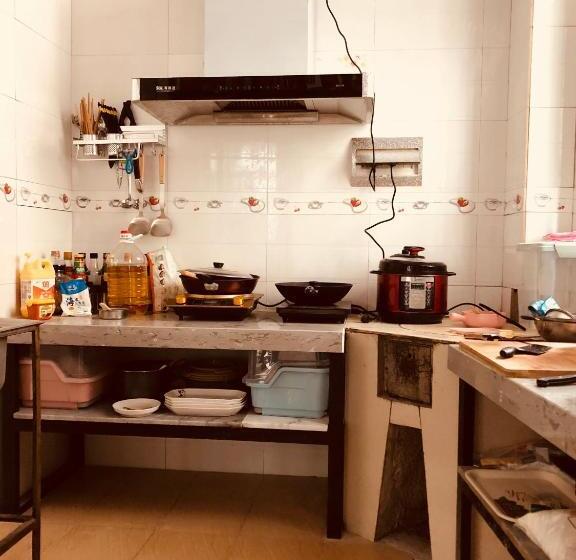 Dali Xiaowenzi International Youth Hostel