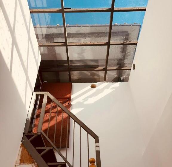 Dali Xiaowenzi International Youth Hostel