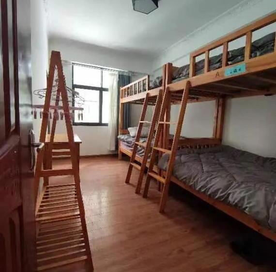 Dali Xiaowenzi International Youth Hostel