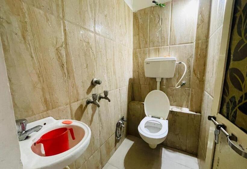 هتل Maa Narmada Palace