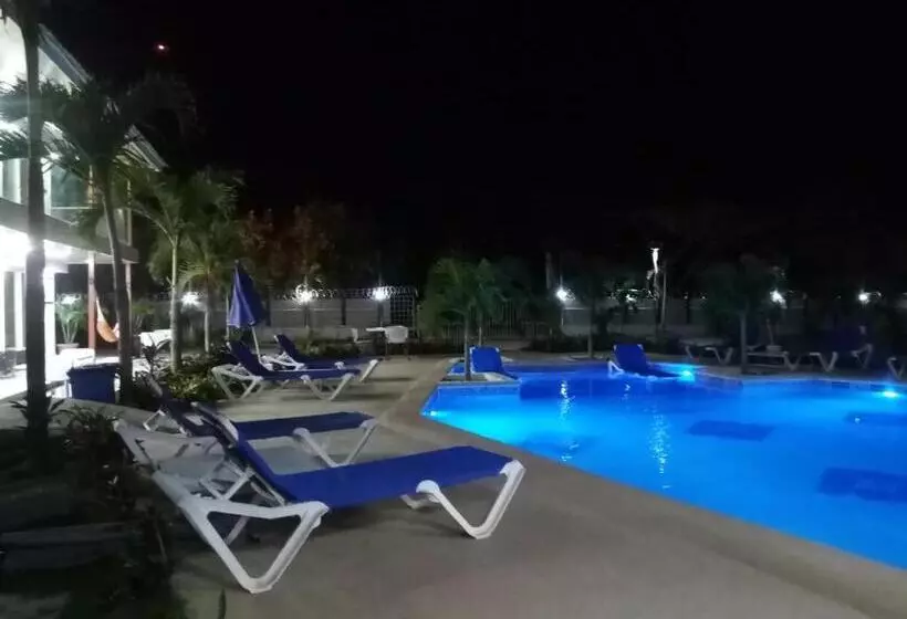 ホテル Malibu Dreams Village