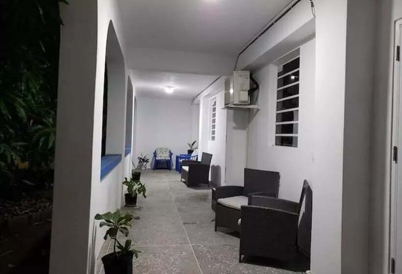 پانسیون Dee Retreat Villa Sxm