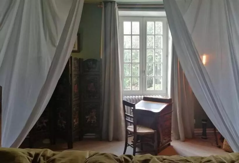 Aamiaismajoitus (B&B) Maison D Hôtes La Source