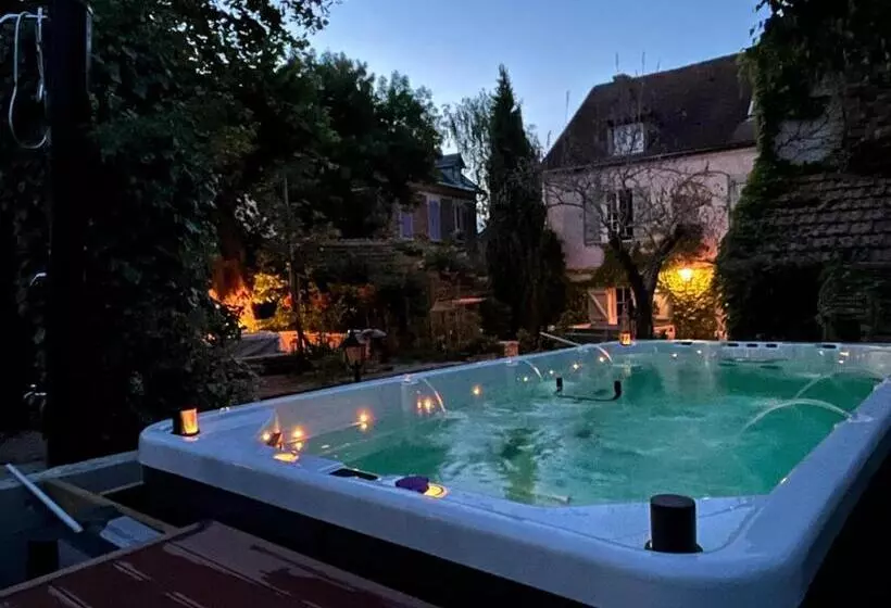 Aamiaismajoitus (B&B) Maison D Hôtes La Source