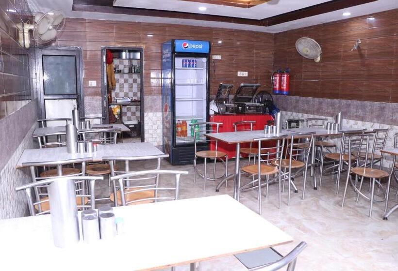 هتل Agarwal Palace