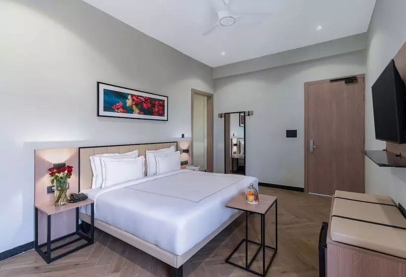Hotelli Blue Chip By Downtown   Near Udaipur Airport