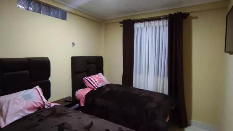 پانسیون Hostal Cadena