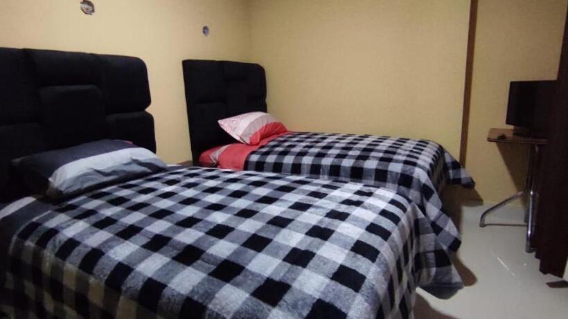 پانسیون Hostal Cadena