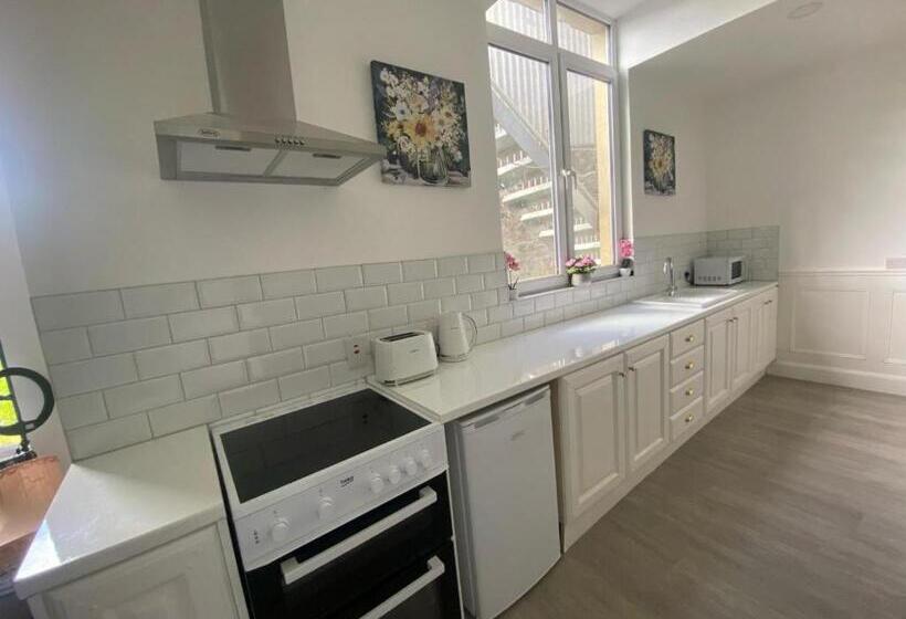 Пансион Johnsville House