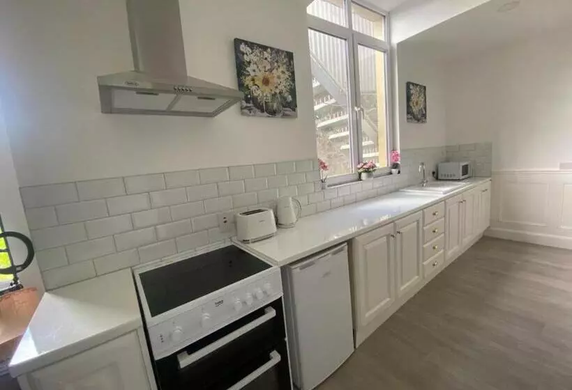 ペンション Johnsville House