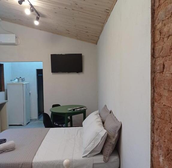 Hostel Pousada Sobre A Rocha