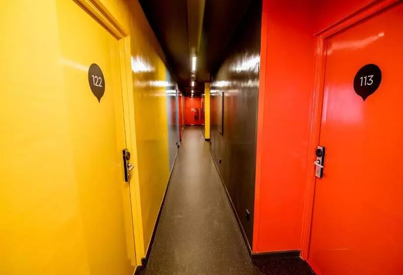 Amistat City Hostel Barcelona