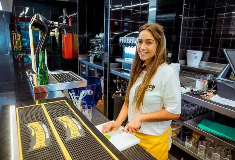 Amistat City Hostel Barcelona