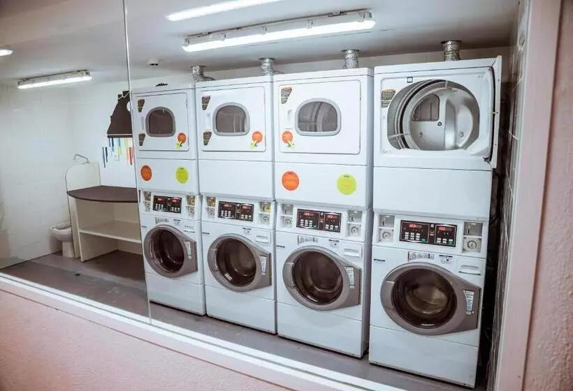 Amistat City Hostel Barcelona