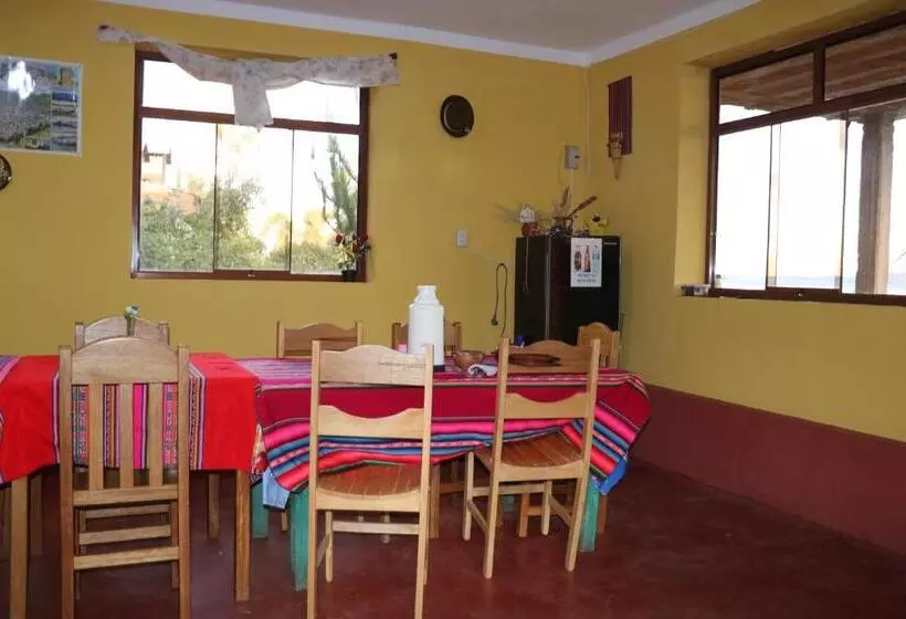تختخواب و صبحانه Sunset Lodge Amantani