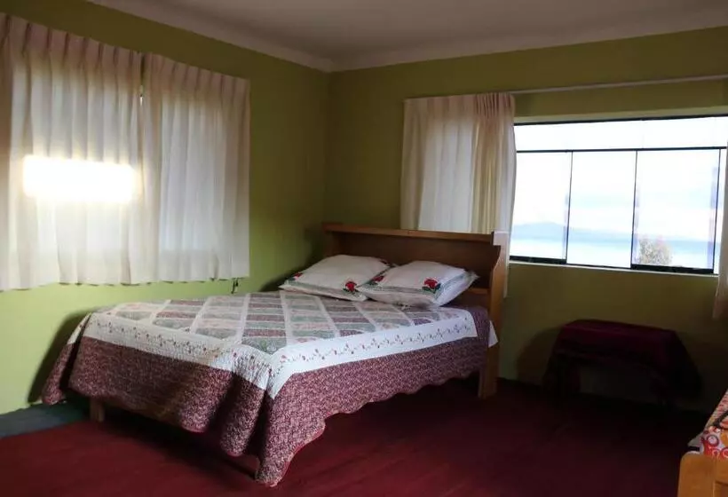 تختخواب و صبحانه Sunset Lodge Amantani