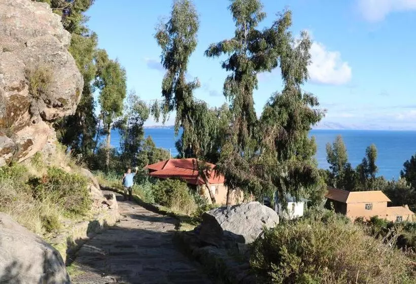 تختخواب و صبحانه Sunset Lodge Amantani