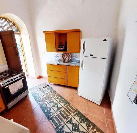 تختخواب و صبحانه Villa Cleopatra Luxor West Bank