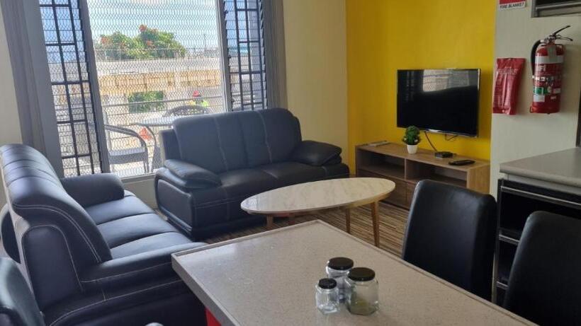 تختخواب و صبحانه Zeg