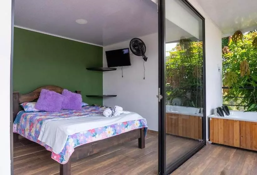 ホテル Cabañas Los Héroes