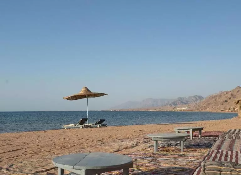 هتل Manta Beach