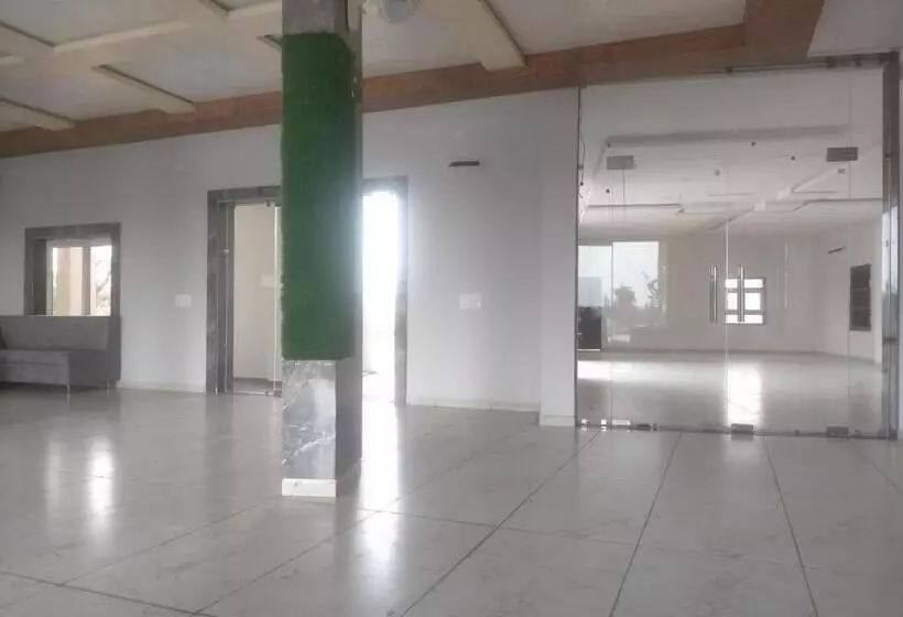 ホテル Shreeradhepalace