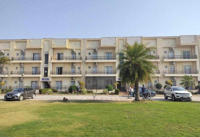 Hotel Sapphire Suites And