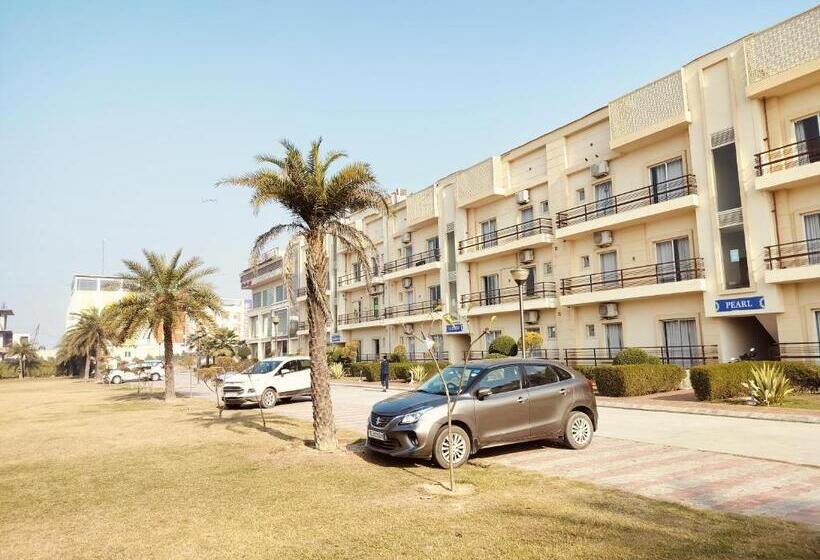 Hotel Sapphire Suites And