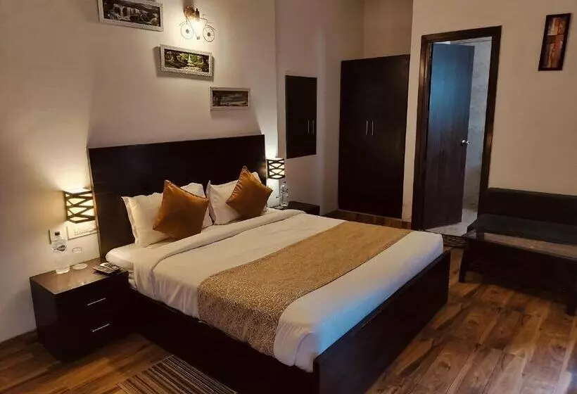 ホテル Sapphire Suites And