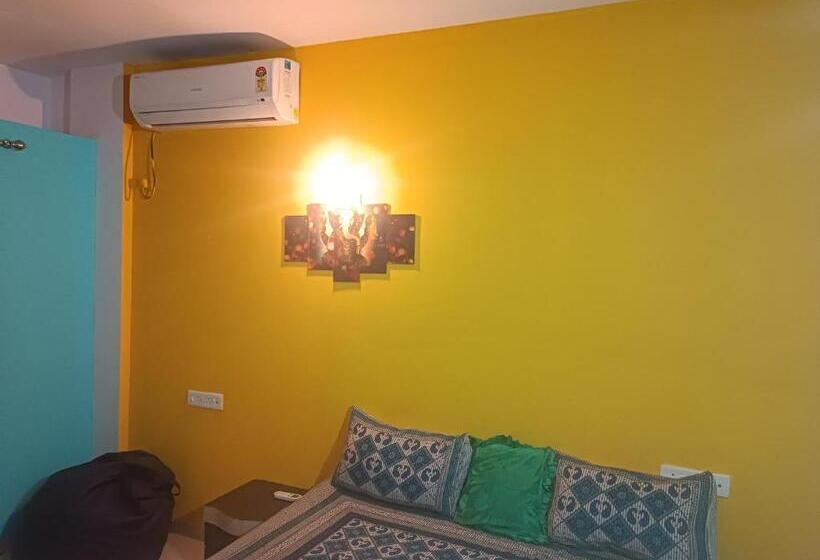 هتل The Palm Greens