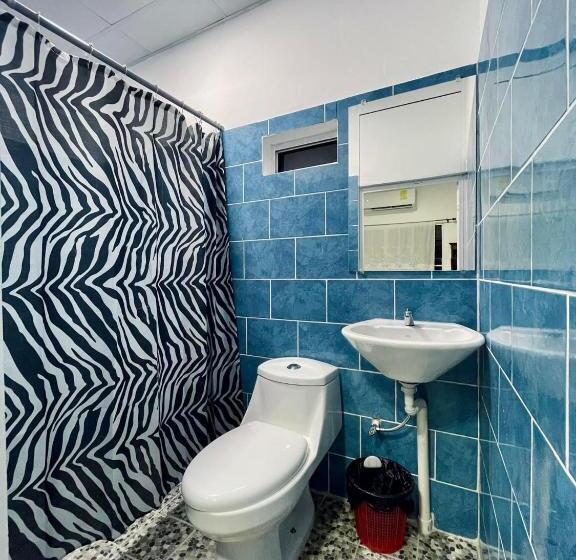 هتل Y Restaurante El Cafetalito