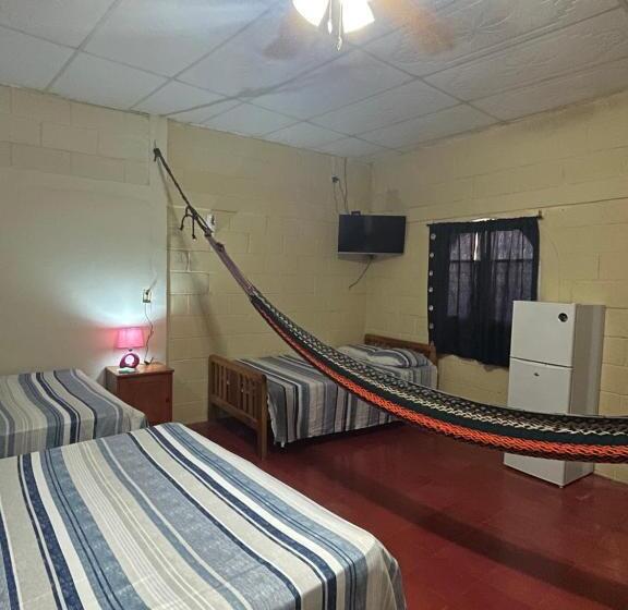 هتل Y Restaurante El Cafetalito