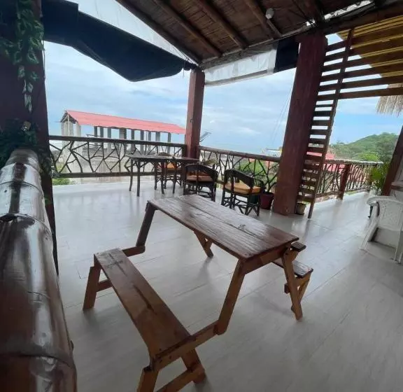 ペンション Habitación Grupal Cerca De La Playa, Montañita  Wanderlust