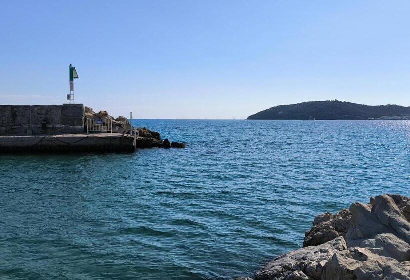 پانسیون Les Résidences Du Mourillon