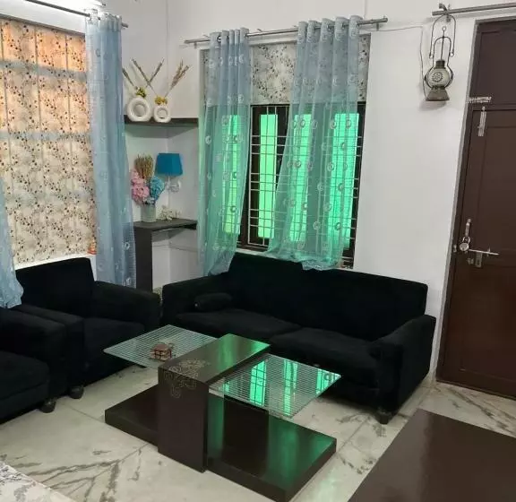 Aamiaismajoitus (B&B) Stay With Abhishek