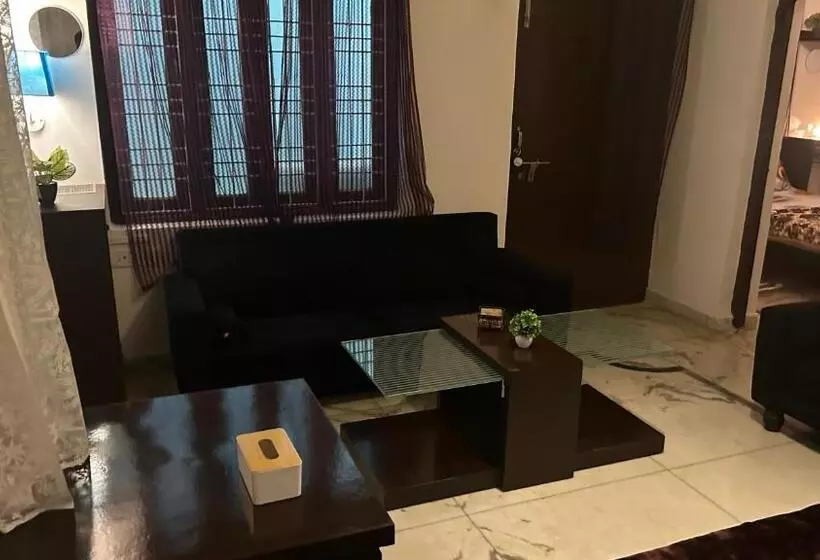 Aamiaismajoitus (B&B) Stay With Abhishek