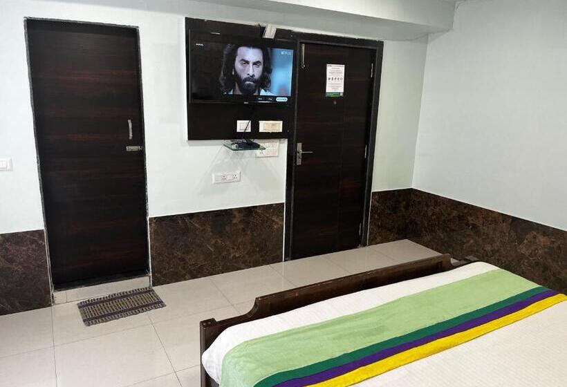 هتل Choudhary International