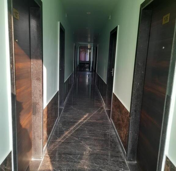 هتل Choudhary International