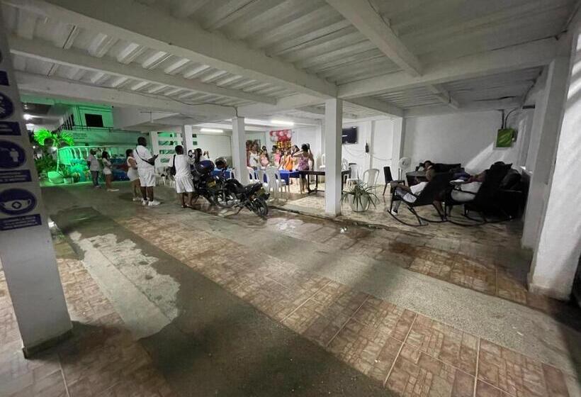 هتل Cabañas De Tolu