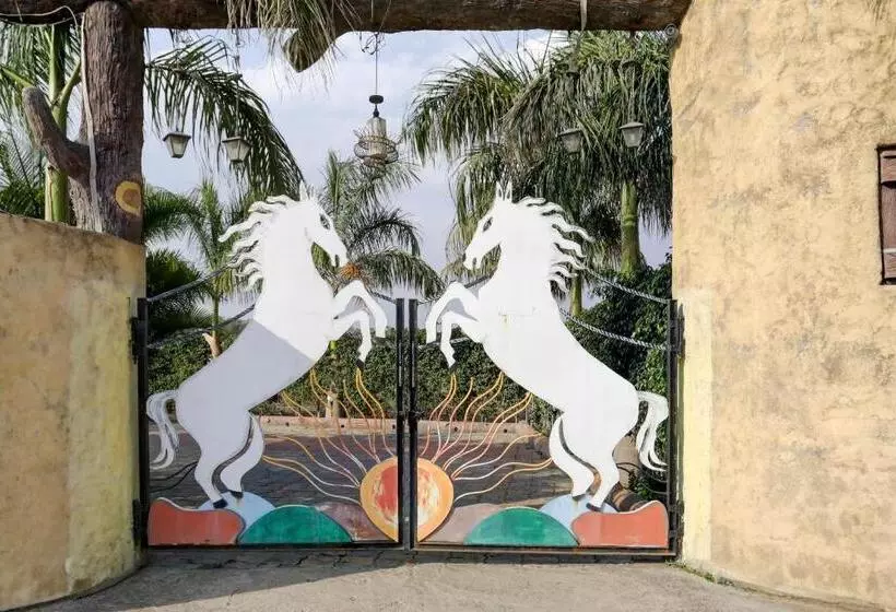 Hotelli Oyo Kings Farm