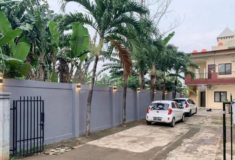 Szálloda Srb Near Mall Ciputra Cibubur Mitra Reddoorz