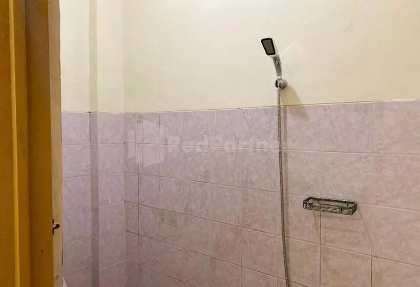 Hotelli Srb Near Mall Ciputra Cibubur Mitra Reddoorz