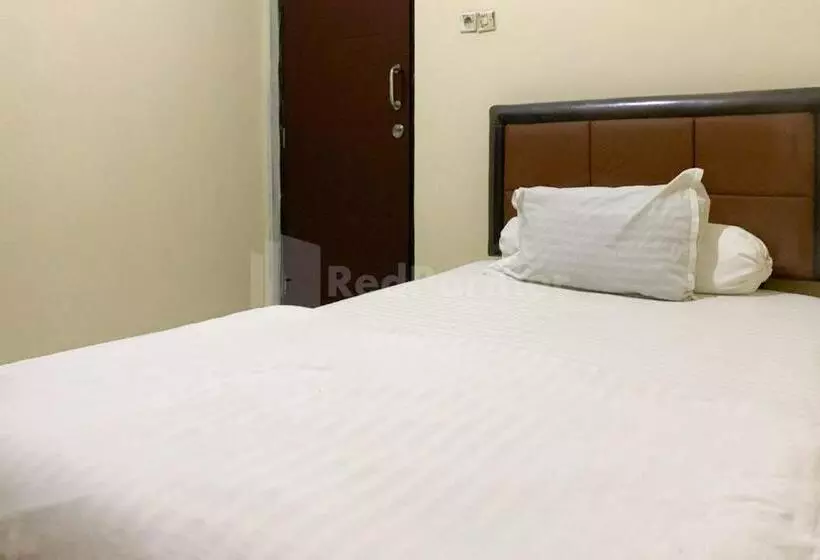 Hotelli Srb Near Mall Ciputra Cibubur Mitra Reddoorz