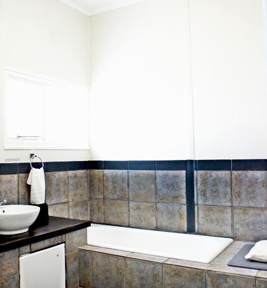 Monte Crous Hotel, Restaurant And Venue