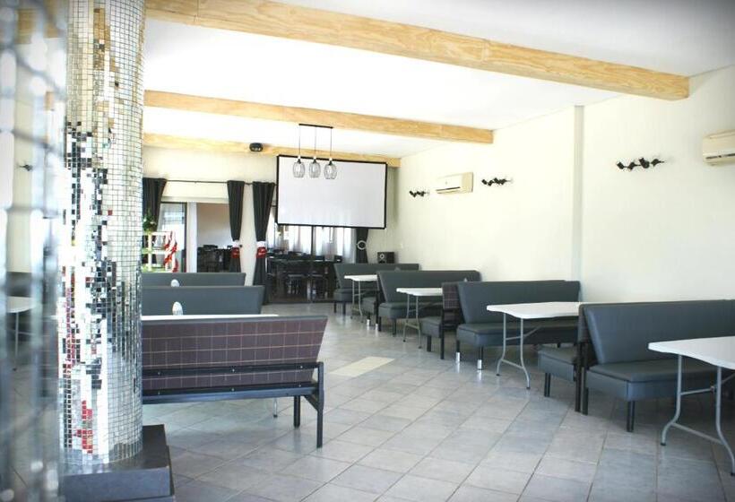 Monte Crous Hotel, Restaurant And Venue